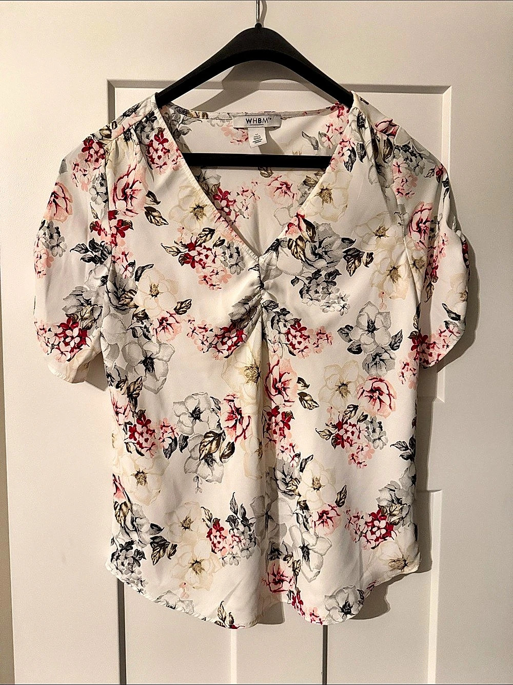 WHBM Floral Blouse in White & Red Size Medium Like New